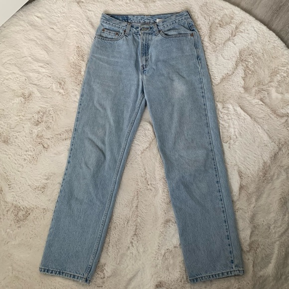 Light wash authentic  Levi Jeans . - Picture 1 of 7